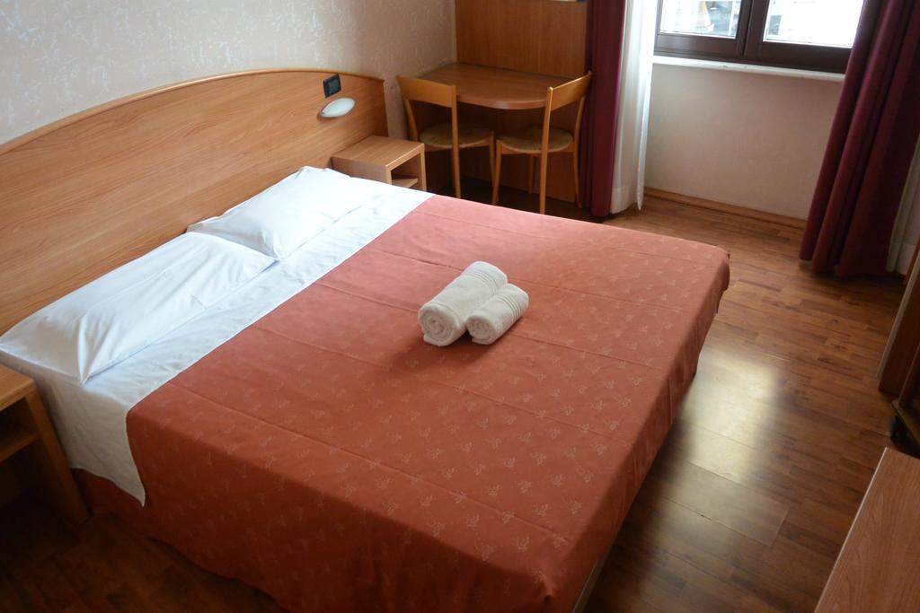 Hotel Nuovo Milano Phòng bức ảnh